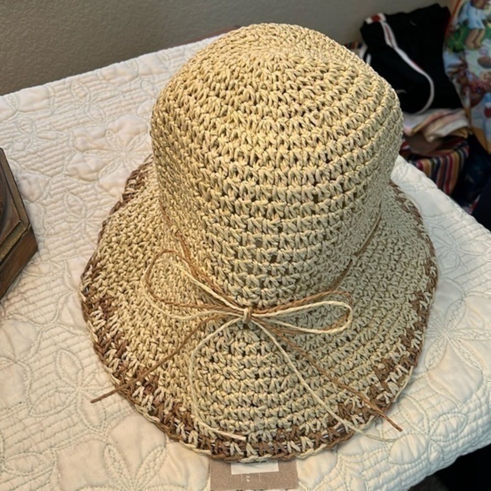 NWT Styline Women’s Tan And Brown Hat